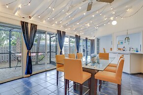 Englewood Home w/ Shared Pool & Screened Lanai!