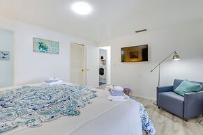 Englewood Home w/ Shared Pool & Screened Lanai!