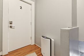 Comfortable Condo In The Heart Of Bronzeville 4 Bedroom Condo by RedAw