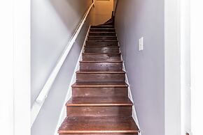 Comfortable Condo In The Heart Of Bronzeville 4 Bedroom Condo by RedAw