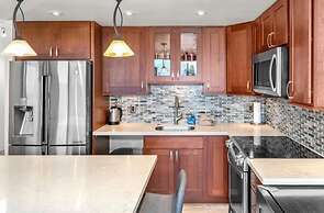 Kihei Surfside, #512 1 Bedroom Condo by RedAwning