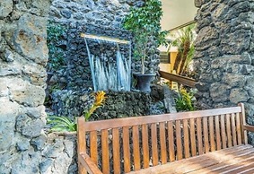 Kihei Surfside, #304 1 Bedroom Condo by RedAwning