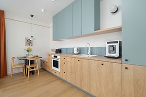 Unique two Bedroom Apartment by Renters