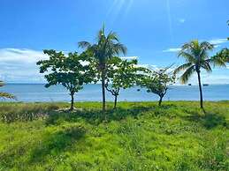 Seafrontapartment-sleeps4-pool-parking-garden