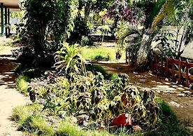 Seafrontapartment-sleeps4-pool-parking-garden