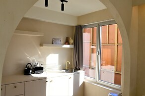 SLEEP INN ANTWERP - Japandi Lofts