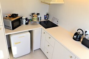 SLEEP INN ANTWERP - Japandi Lofts