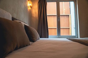 SLEEP INN ANTWERP - Japandi Lofts