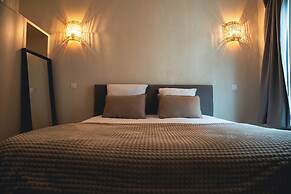 SLEEP INN ANTWERP - Japandi Lofts