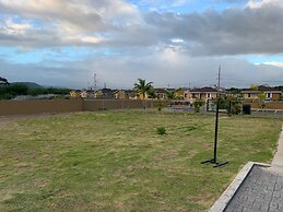 Harbour Oasis Retreat - Charming 2 Bedroom House