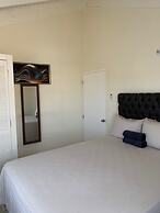 Harbour Oasis Retreat - Charming 2 Bedroom House