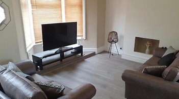 3-bed Apartment Roof Terrace Near Cardiff Centre