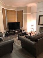 3-bed Apartment Roof Terrace Near Cardiff Centre