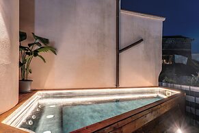 YourHome - Casa Roxana