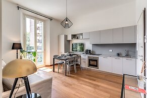 AwesHome Luxury Apartment