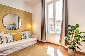 AwesHome Luxury Apartment