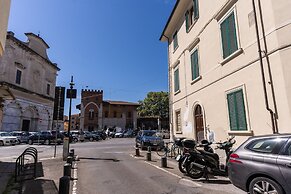 AwesHome Luxury Apartment