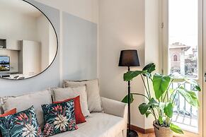 AwesHome Luxury Apartment