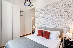 AwesHome Luxury Apartment