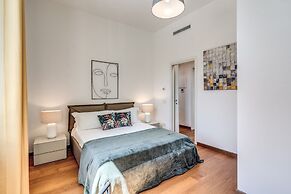 AwesHome Luxury Apartment