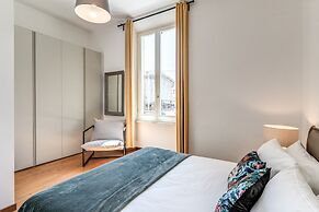 AwesHome Luxury Apartment