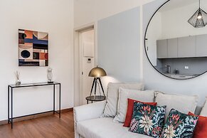 AwesHome Luxury Apartment