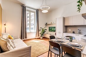AwesHome Luxury Apartment