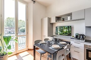 AwesHome Luxury Apartment