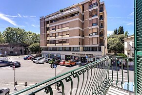 AwesHome Luxury Apartment