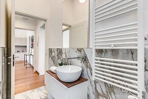 AwesHome Luxury Apartment