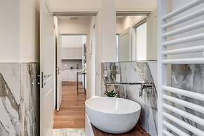 AwesHome Luxury Apartment