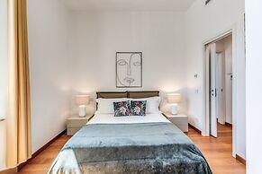 AwesHome Luxury Apartment