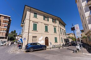 AwesHome Luxury Apartment