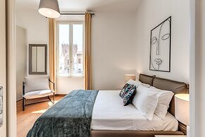 AwesHome Luxury Apartment