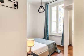 AwesHome Luxury Apartment