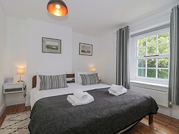 Holly Lodge