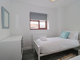 Holly Lodge