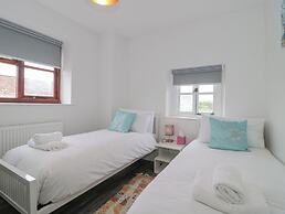 Holly Lodge