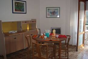 Flat in Building With Lift 200m From the sea