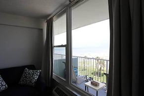 614 3 Beds Luxury Oceanfront Kitchen Ideal 4 Long Stay