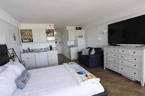 611 3 Beds Luxury Oceanfront Studio