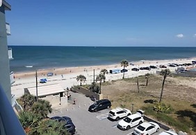 611 3 Beds Luxury Oceanfront Studio