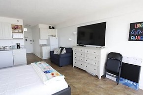 611 3 Beds Luxury Oceanfront Studio