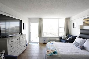611 3 Beds Luxury Oceanfront Studio
