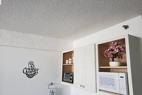 611 3 Beds Luxury Oceanfront Studio