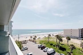 611 3 Beds Luxury Oceanfront Studio