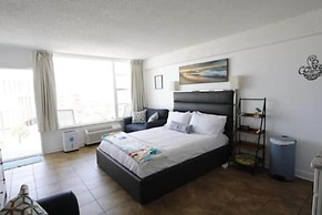 611 3 Beds Luxury Oceanfront Studio