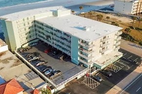 611 3 Beds Luxury Oceanfront Studio