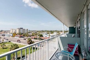 611 3 Beds Luxury Oceanfront Studio