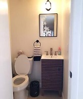 165 White Fawn Luxury King Bed in Modern 2bdrm 2 5BA Amazing Pool